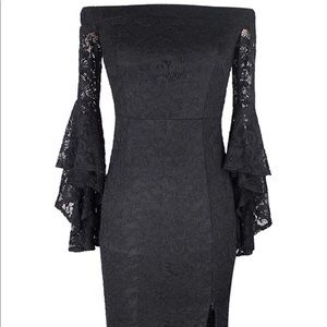 Long lace dress with bell sleeve in black